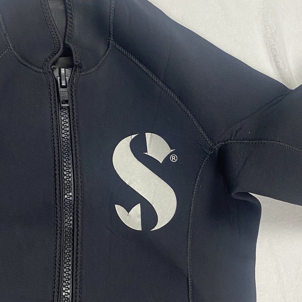 Women's Black Shorty Wetsuit - Picture 3 of 6